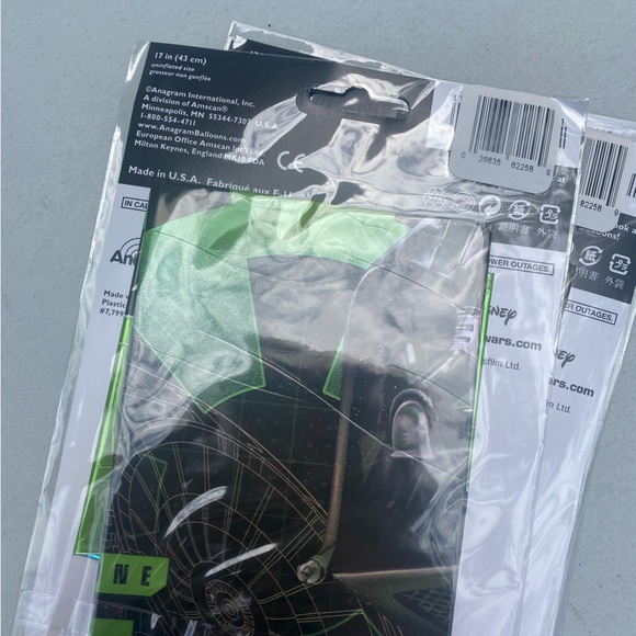 STAR WARS BIRTHDAY INVITATIONS AND BALLOONS - Picture 4 of 4